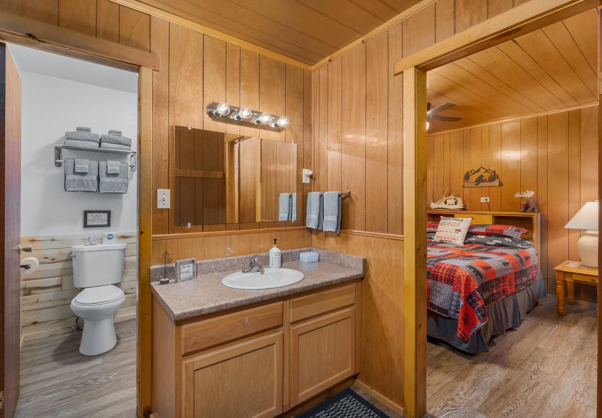 Bear Paw Lodge & Vacation Homes Vallecito Esterno foto